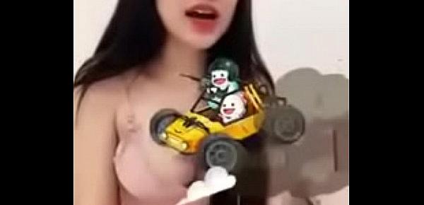  Em gái uplive ngực khủng xinh đẹp nhất phòng 18